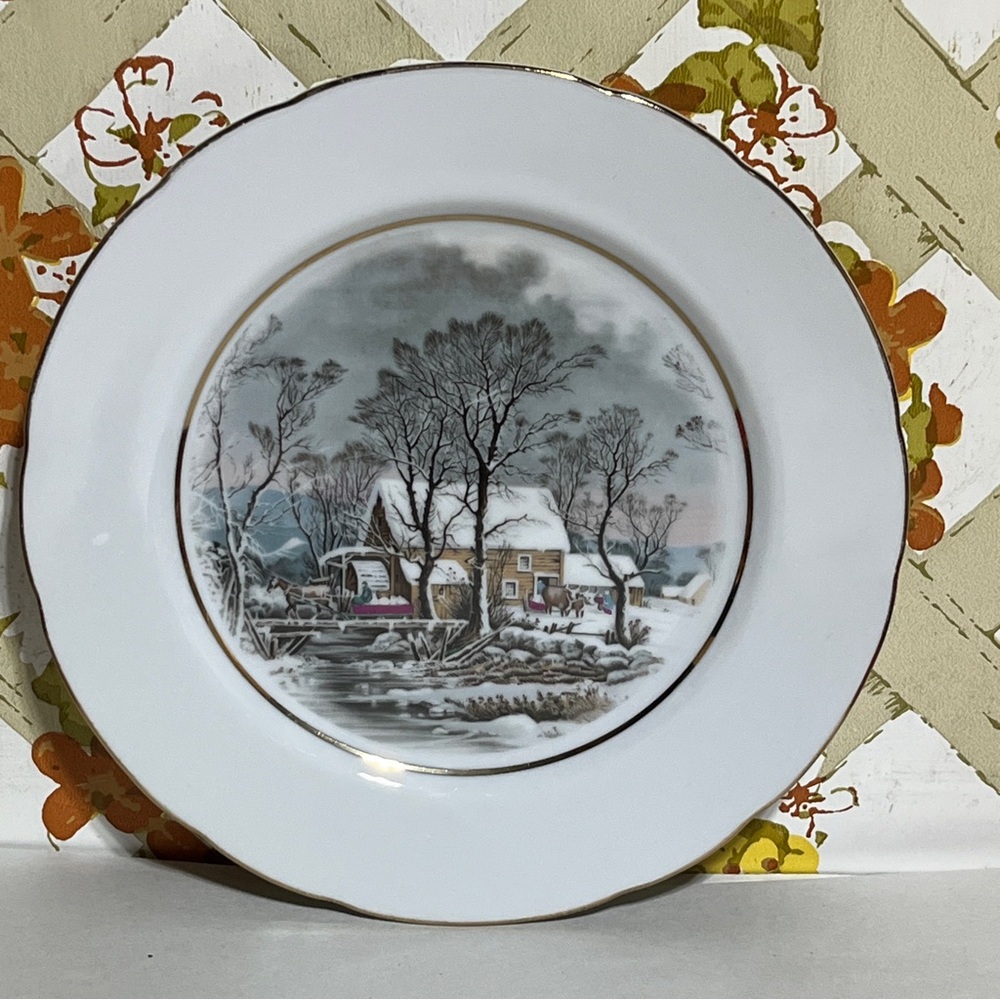 Vintage Avon 1977 Currier & Ives Winter Scene 8” Plate